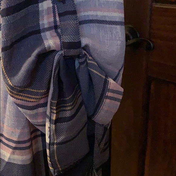 NWT Catherine’s lightweight button down plaid - Picture 3 of 5